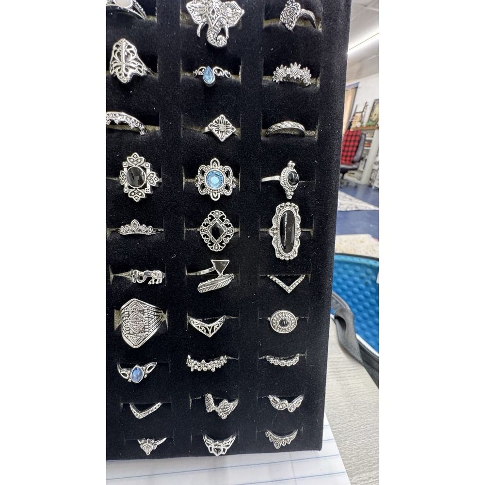 Wholesale Lot Of 50 Rings Costume Silver Onyx Blue In Mixed Sizes - Picture 3 of 4